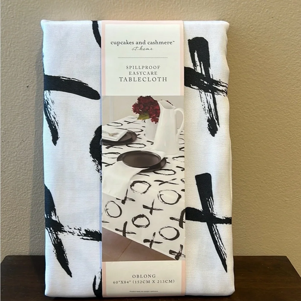 Cupcakes & Cashmere Valentines Day XoXO Tablecloth 60”x 84” Love